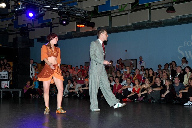 min 2005 11 12 fous swing 269